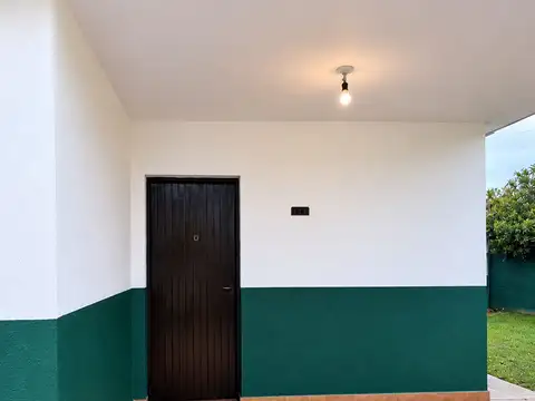 CASA EN ALQUILER EN MUÑIZ CON PATIO CON JARDIN 