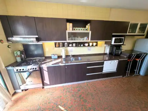 Casa en Venta con 5 cocheras