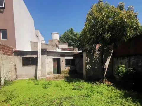 20 de Septiembre e/ Castro Barros y Carlos Guido y Spano