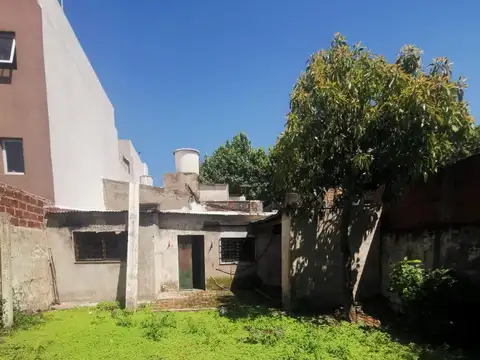 20 de Septiembre e/ Castro Barros y Carlos Guido y Spano