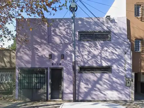 Casa en venta - 5 Dormitorios 3 Baños - Cochera - 277Mts2 - Lanús Oeste