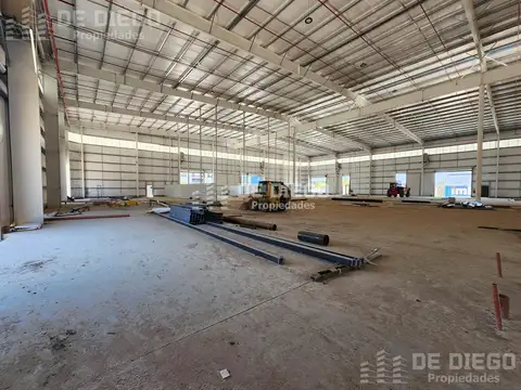 Nave en alquiler de 1680 m2, dentro del Parque Industrial Tigre.