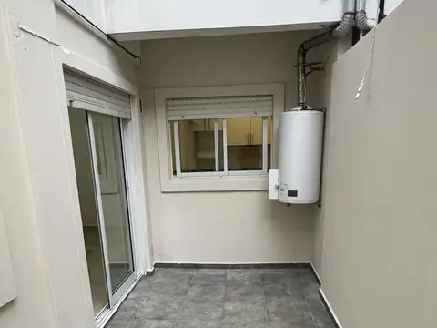 Irigoyen 2300, Piso PB