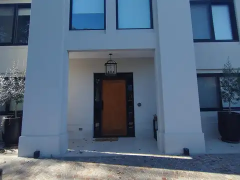 Excelente Casa en Las Praderas De Lujan