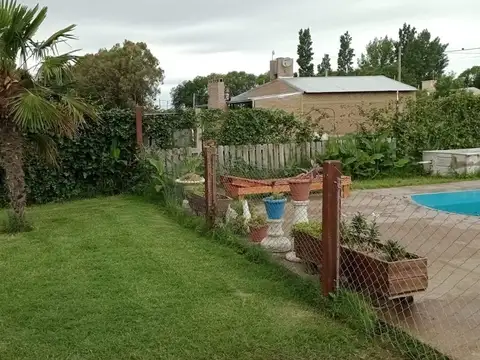 Casa 5 ambientes con 1 baño