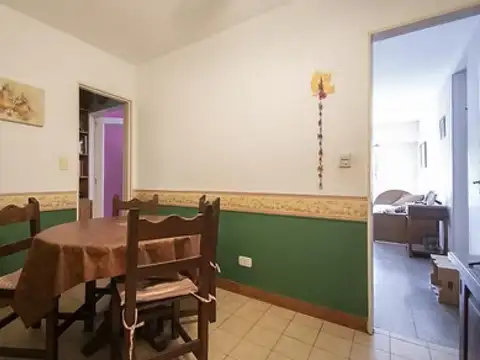 Departamento 6 ambientes con 2 baños