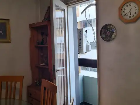 SE VENDE DPTO 2 AMB AL FRENTE CON BALCON PISO 7 EN BARRIO NORTE