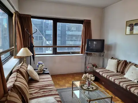 SE VENDE DPTO 2 AMB AL FRENTE CON BALCON PISO 7 EN BARRIO NORTE