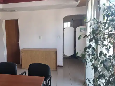 Venta Oficina   3 departamentos  - calle  Richieri al 500