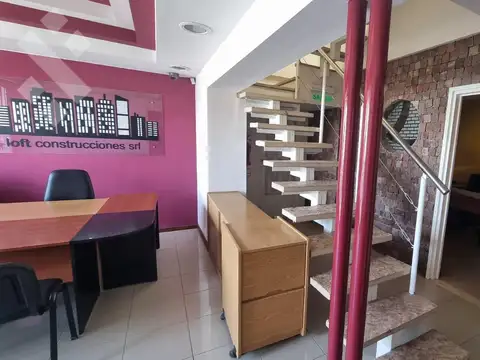 Venta Oficina + 3 departamentos  - calle  Richieri al 500