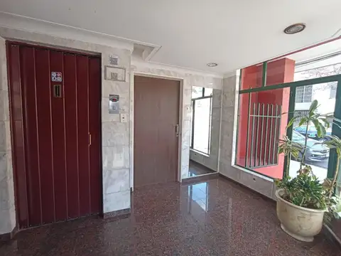 Azul 800, Piso 5°