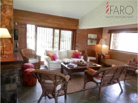 Casa en Alquiler de 4 dormitorios