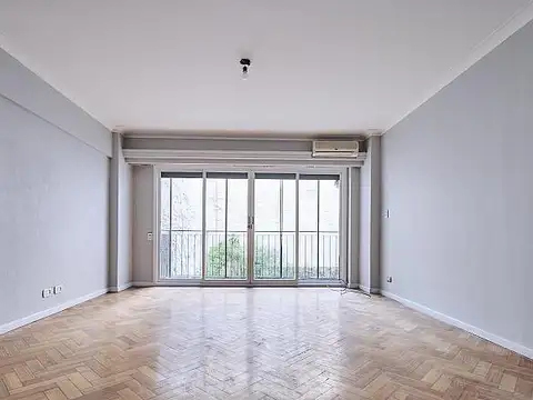 3 ambientes con dependencias. Baño y toilette