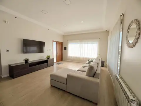 Casa Quinta en Cardo Ruso 415