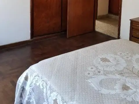 CASA EN VENTA MORENO 5400 WILDE 4 AMBIENTES, 2 BAÑOS Y TERRA