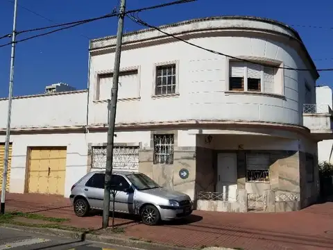 CASA EN VENTA MORENO 5400 WILDE 4 AMBIENTES, 2 BAÑOS Y TERRA