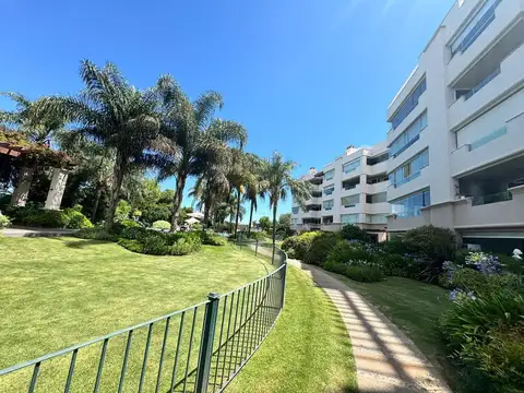 ALQUILER VILLAGE PLAZA  3 Dorm.  Terraza Propia - Seguridad