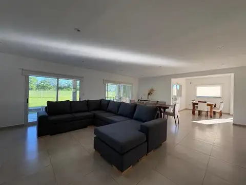 CASA EN ALQUILER HARAS SANTA MARIA
