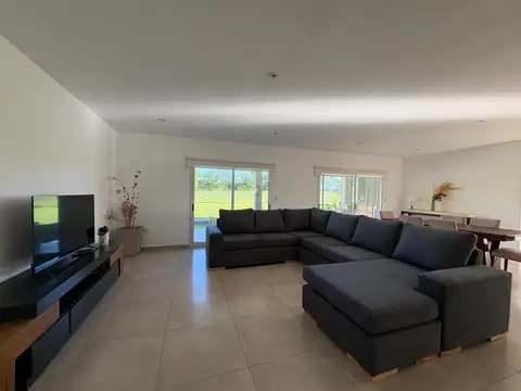 Casa en Alquiler de 3 dormitorios