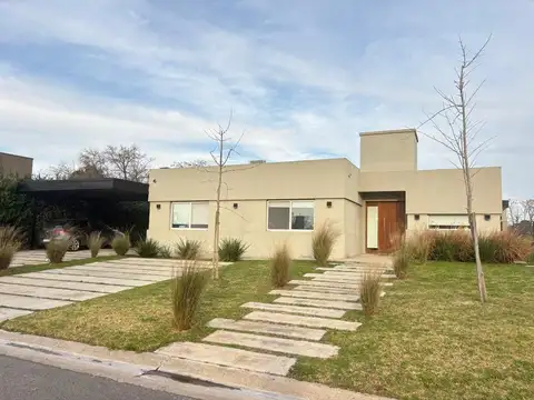 CASA EN ALQUILER HARAS SANTA MARIA