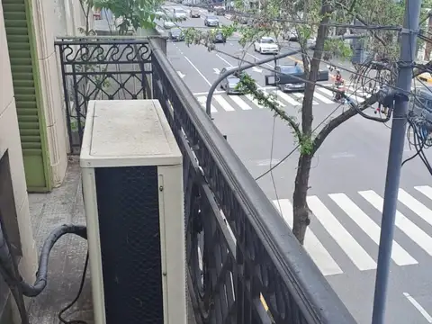 PH Entrada Independiente- Sin Expensas- 230m2-Terraza Propia- Parrilla-Luminoso-Silencioso-Cerca 7 Hospitales- Subte