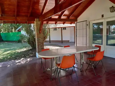 Casa 3 ambientes con 2 baños