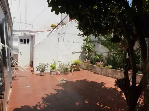 PH tres ambientes con patio - 12 de Octubre y Rafael del Riego