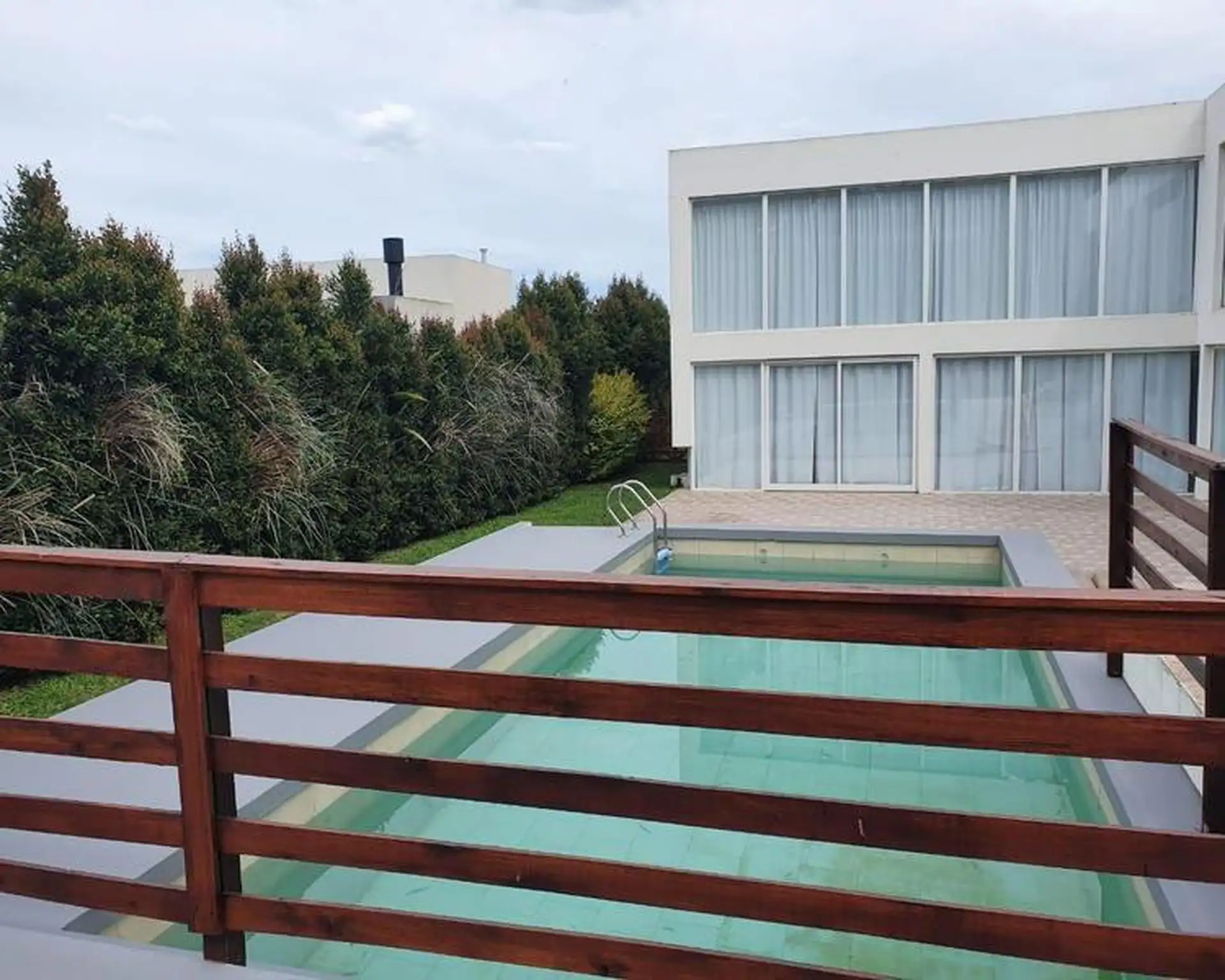 Chalet con piscina en Rumenco