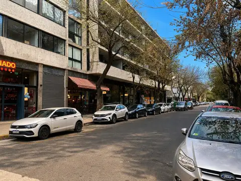 Local comercial con gran potencial, en ubicación estratégica