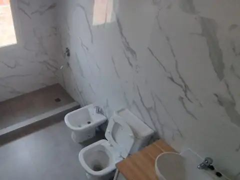 VENTA CASA 4 AMBIENTES PILAR - DERQUI