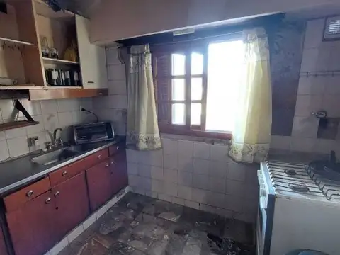 Casa 6 ambientes con 3 baños