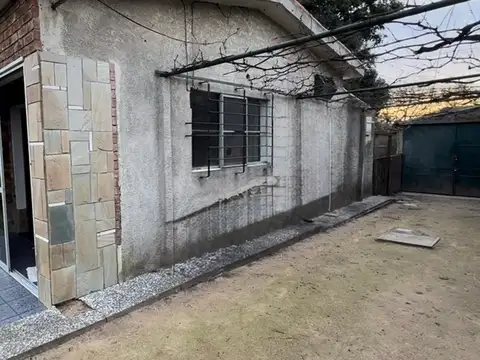 Casa 2 ambientes con 1 baño