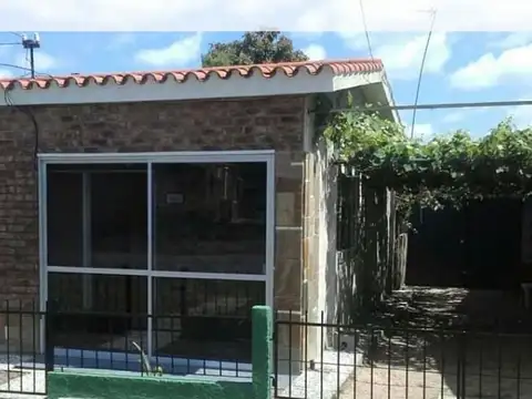Vendo Financio Casa 2 dormitorios Garaje Pando