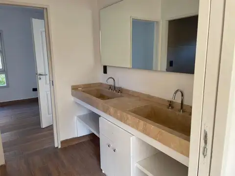Casa en Venta en Boat Center, USD 430.000