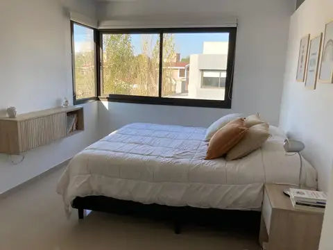 Casa en Alquiler en Arguello, $ 1.650.000