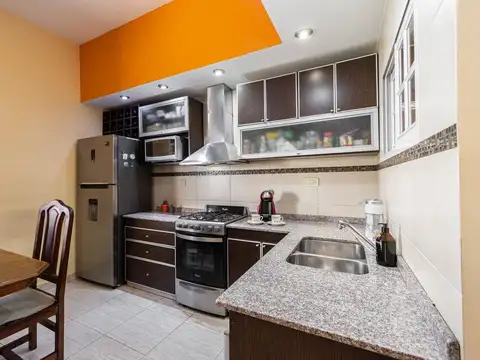 CURUPAITY 1600 CASA CON GRAN QUINCHO y TERRAZA