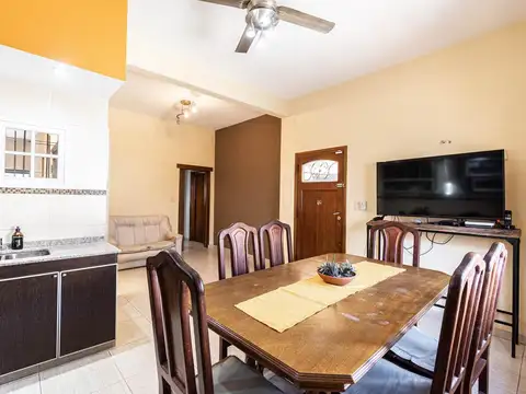 Casa 3 ambientes con 2 baños