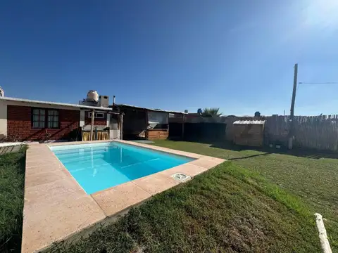 Venta de quincho con piscina