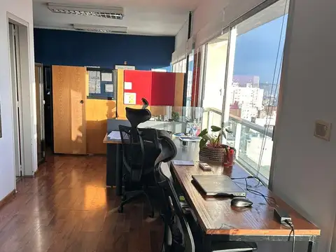 Oficina en Alquiler 24 años