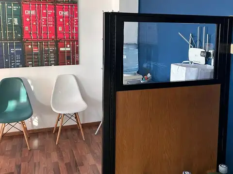 Oficina en Alquiler con 1 cochera