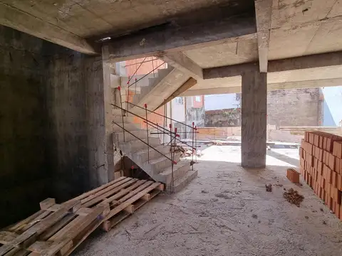 Edificio en construcción de 820m²