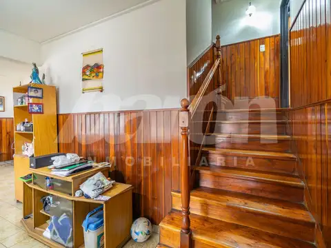 Casa 5 ambientes con 2 baños