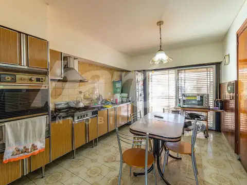 Casa en Venta - 5 Ambientes - Lomas de Zamora