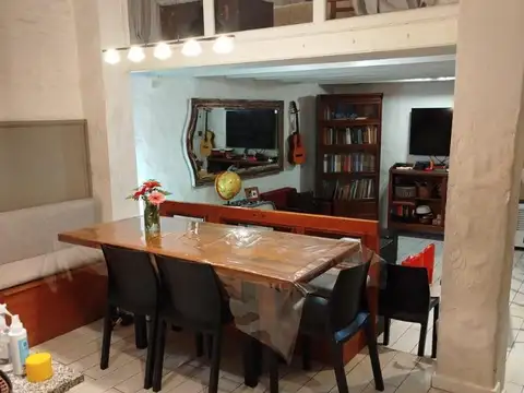 Depto Tipo Casa 4 ambientes con 2 baños