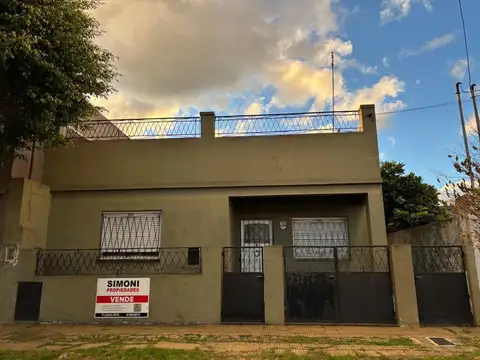 Casa 3 ambientes construida sobre lote propio
