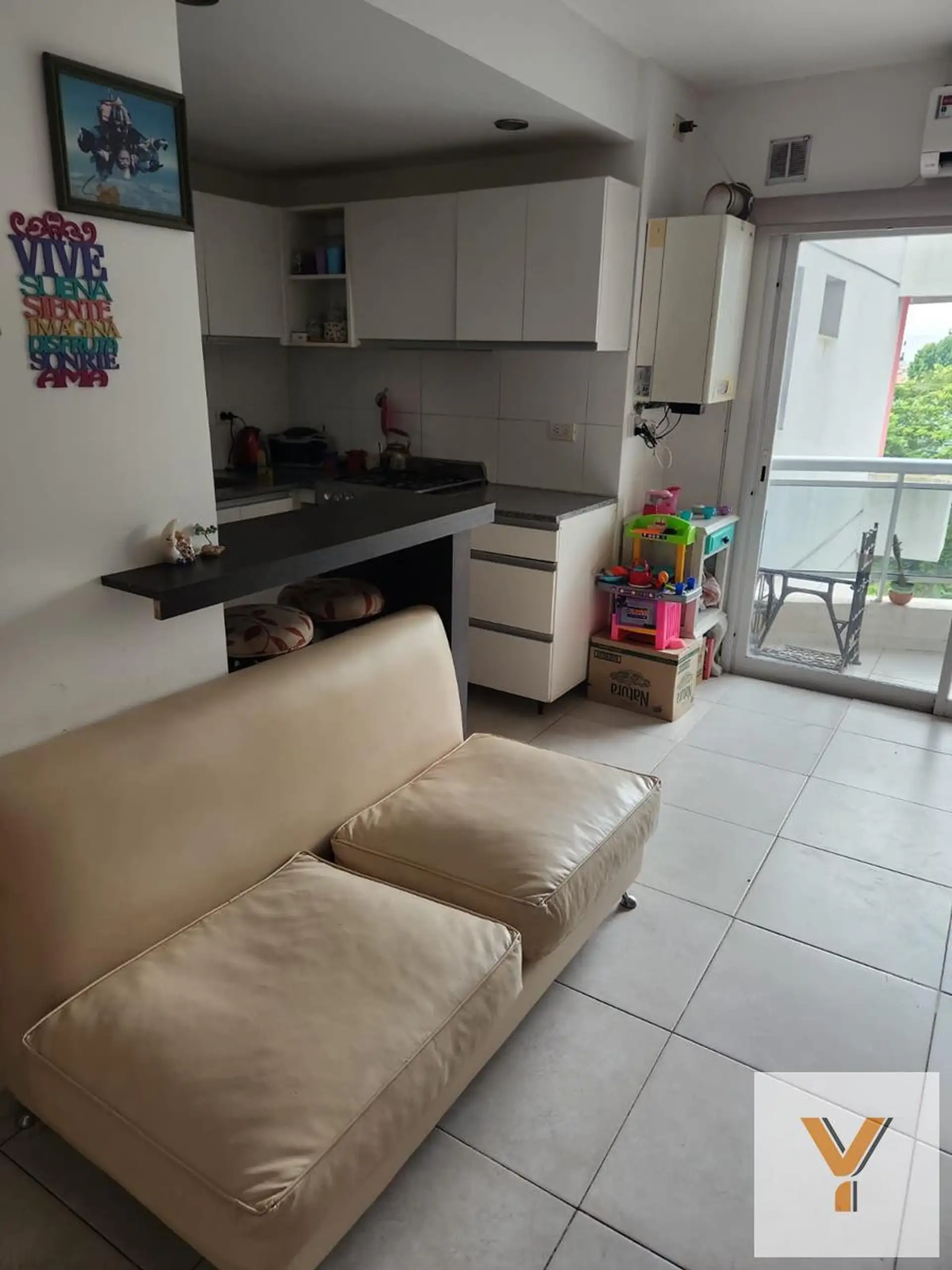 Depto 1 dormitorio 34 m² con balcón — 2º piso al sur, Balcarce
