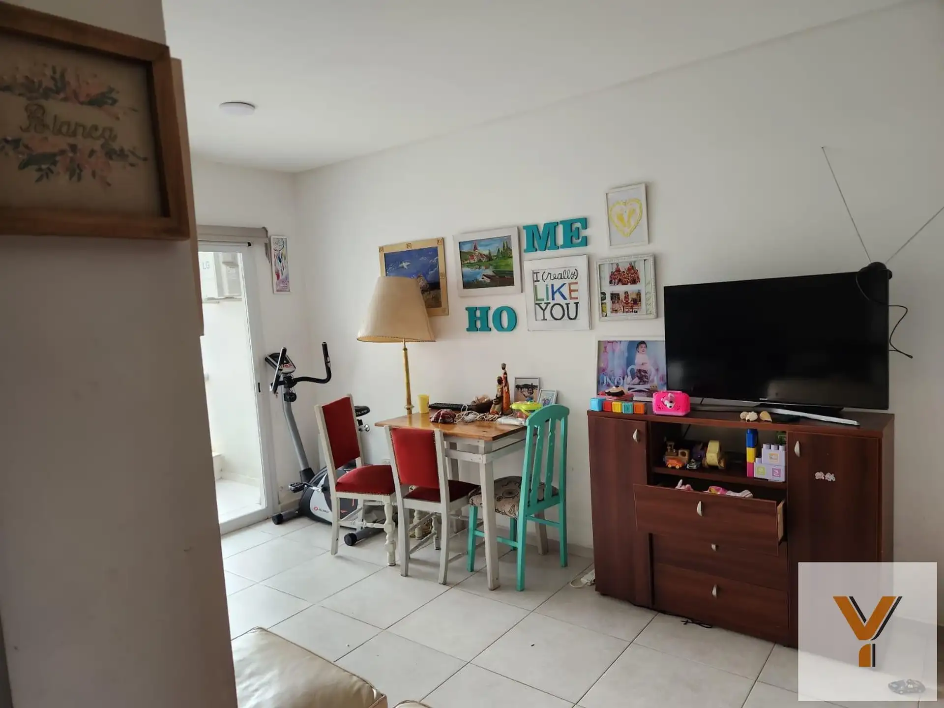 Depto 1 dormitorio 34 m² con balcón — 2º piso al sur, Balcarce