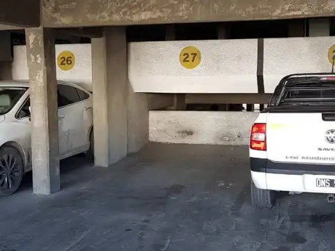 VENTA COCHERA  CÉNTRICA. CORRIENTES Y CORDOBA