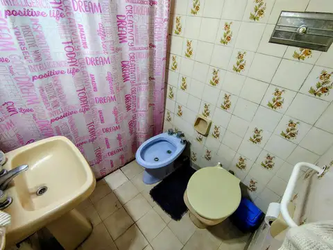 Casa de 2 dormitorios con patio en Barrio Saladillo