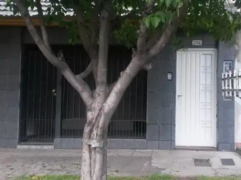 Oportunidad Venta Casa tipo PH 3 amb con lavadero y 2 patios
